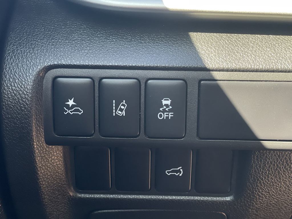 2024 Mitsubishi Eclipse Cross SE 23