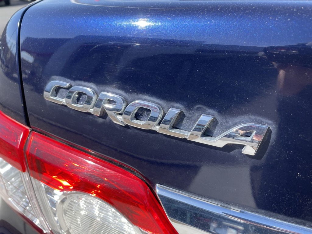 2012 Toyota Corolla LE 7