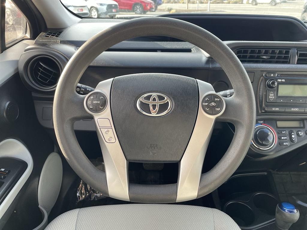 2014 Toyota Prius c One 10