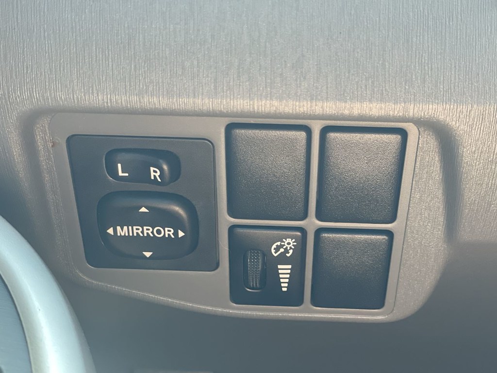 Thumbnail: 2010 Toyota Prius - 23