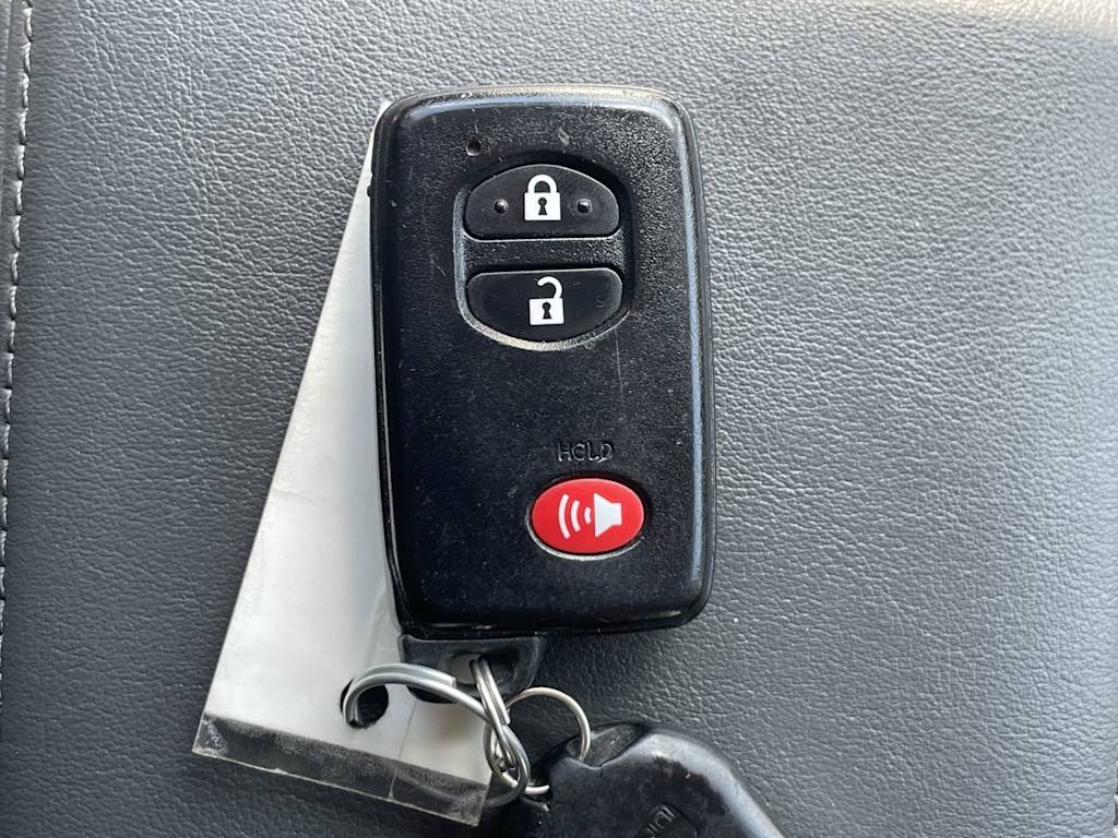 Thumbnail: 2010 Toyota Prius - 17