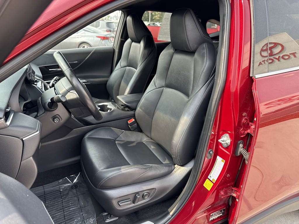 Thumbnail: 2023 Toyota Venza - 11