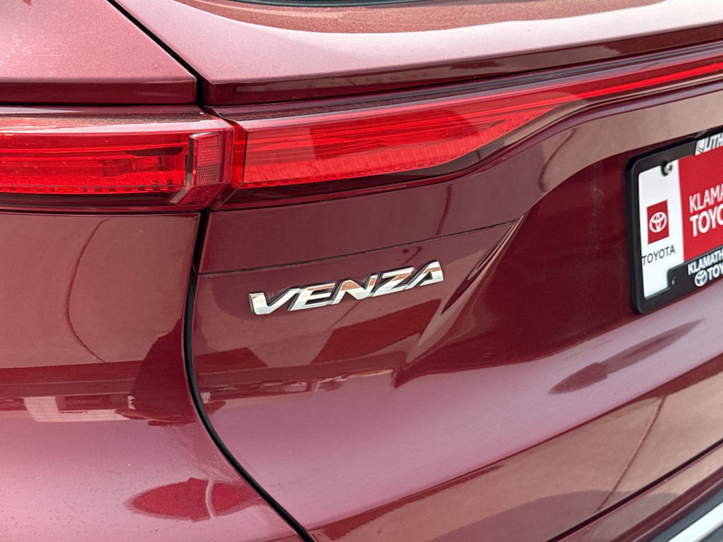 Thumbnail: 2023 Toyota Venza - 7