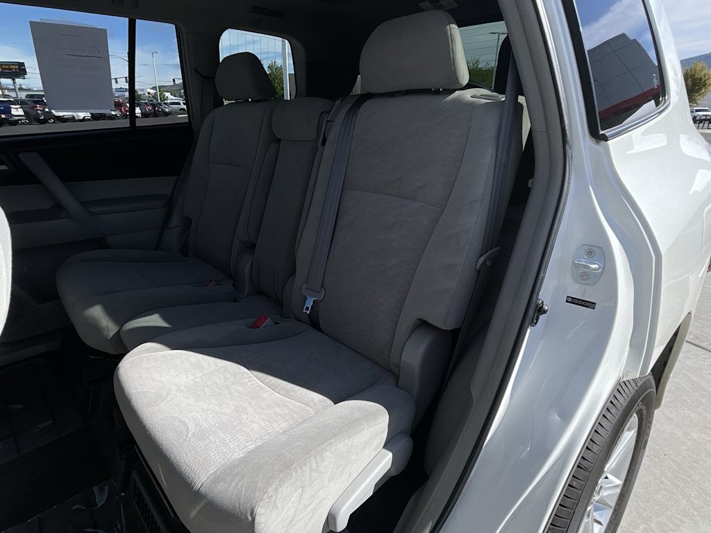 2012 Toyota Highlander Base 13