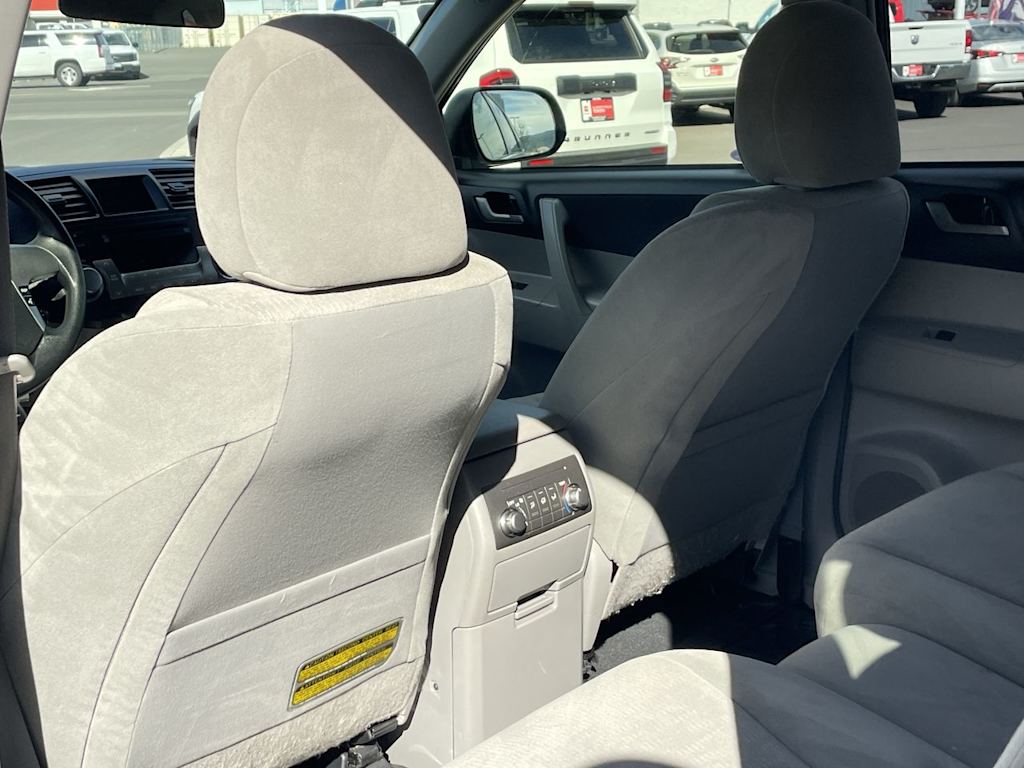 2012 Toyota Highlander Base 12