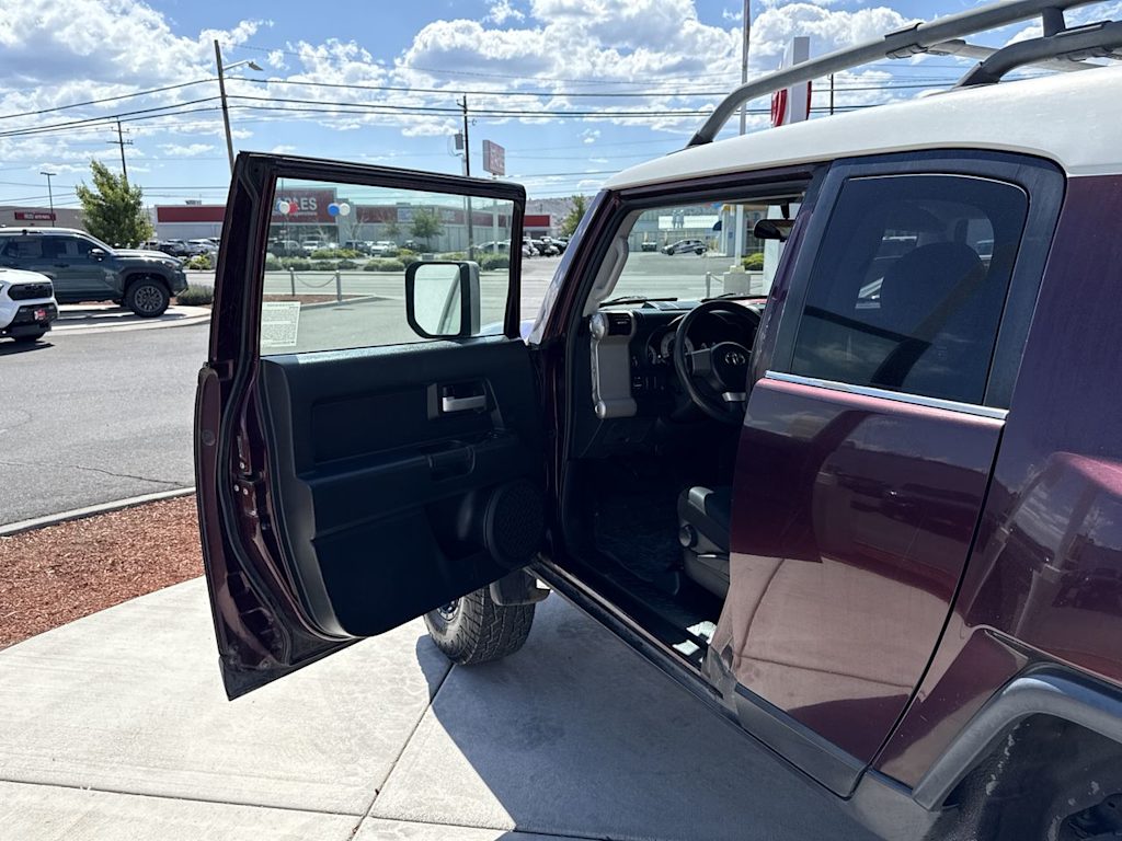 Thumbnail: 2007 Toyota FJ Cruiser - 2