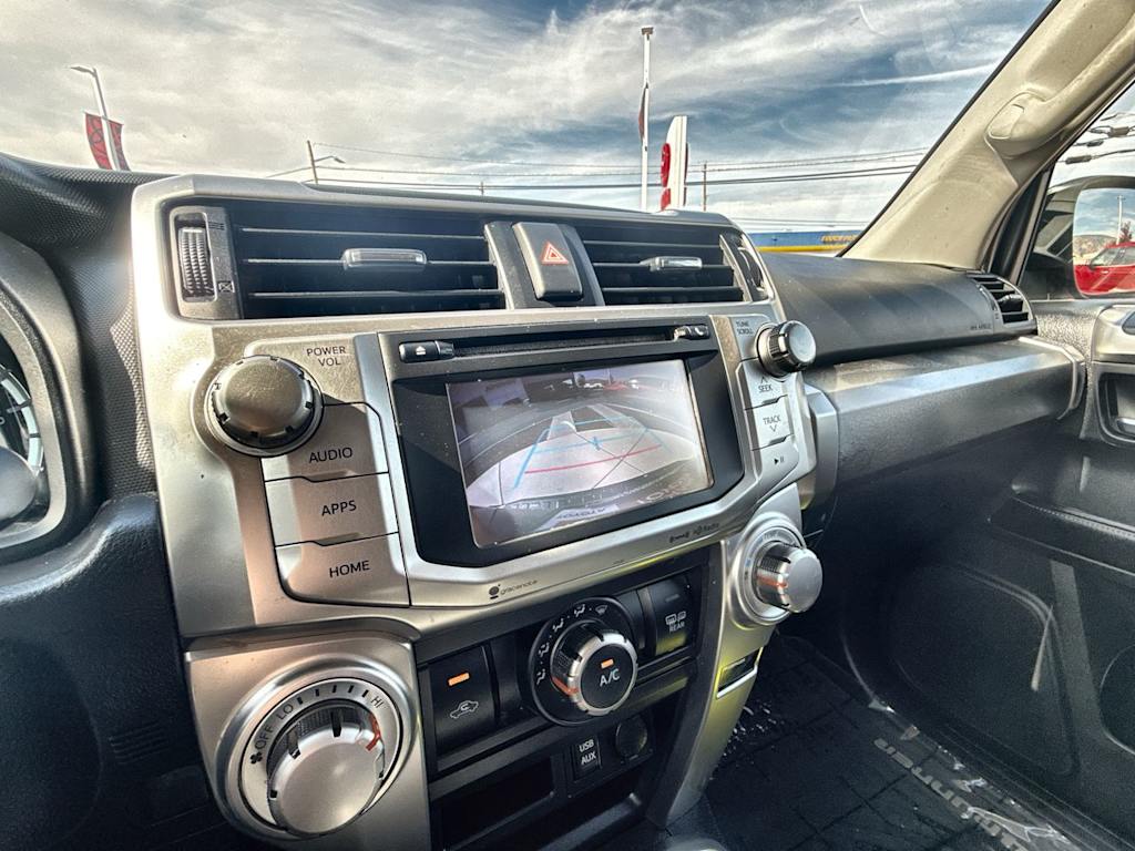 Thumbnail: 2016 Toyota 4Runner - 12
