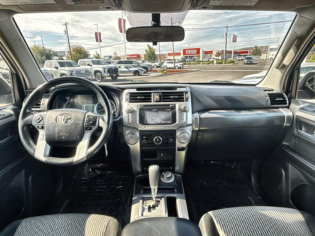 Thumbnail: 2016 Toyota 4Runner - 7