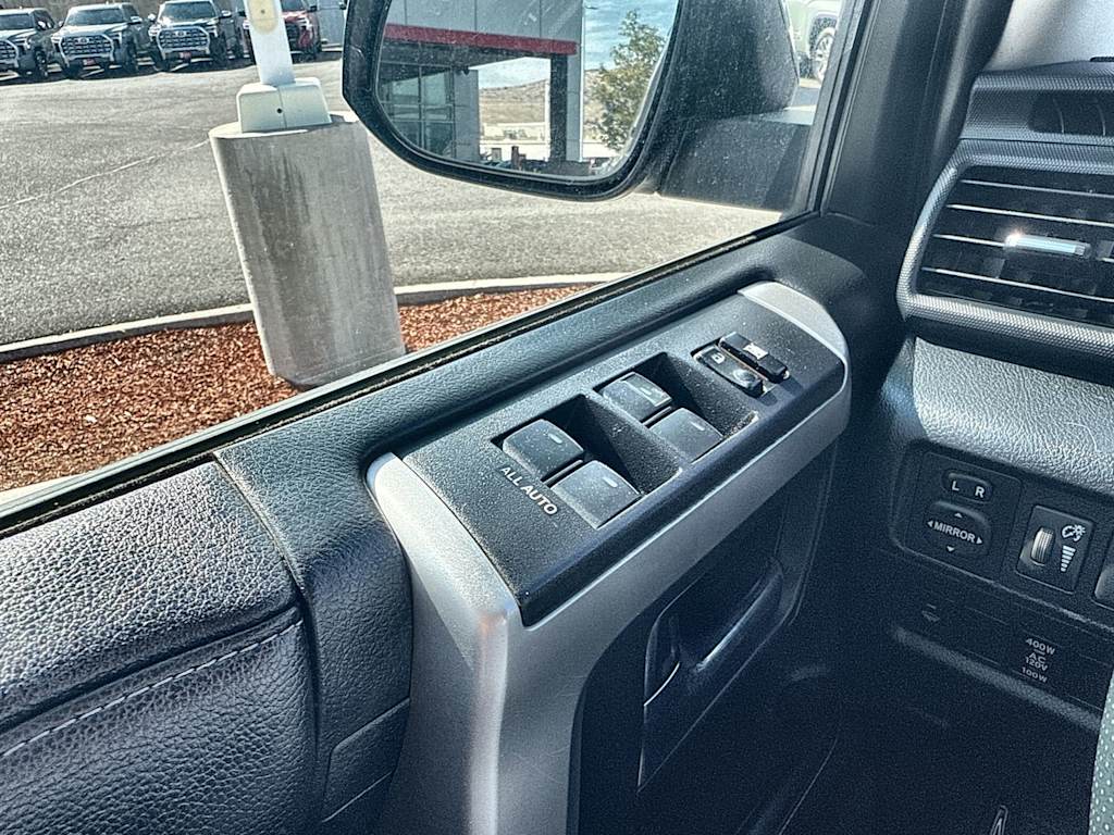 Thumbnail: 2016 Toyota 4Runner - 22