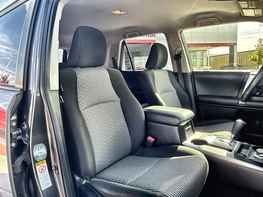 Thumbnail: 2016 Toyota 4Runner - 9