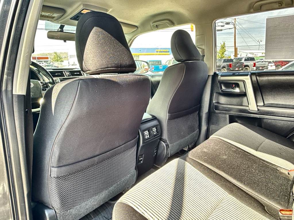 Thumbnail: 2016 Toyota 4Runner - 20