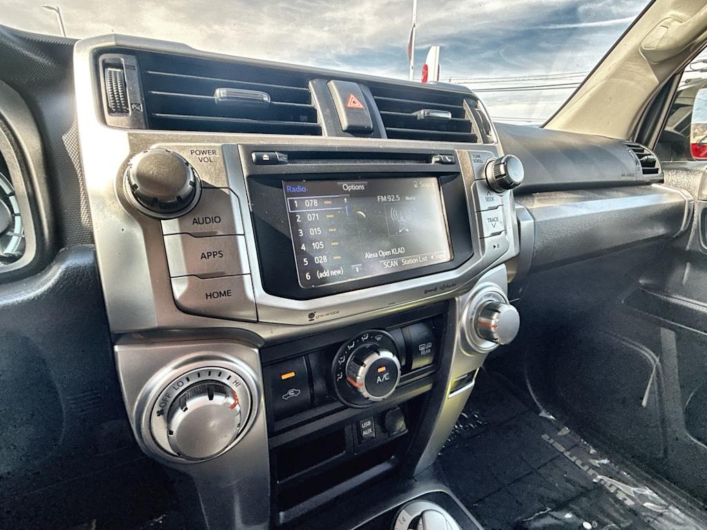 Thumbnail: 2016 Toyota 4Runner - 13
