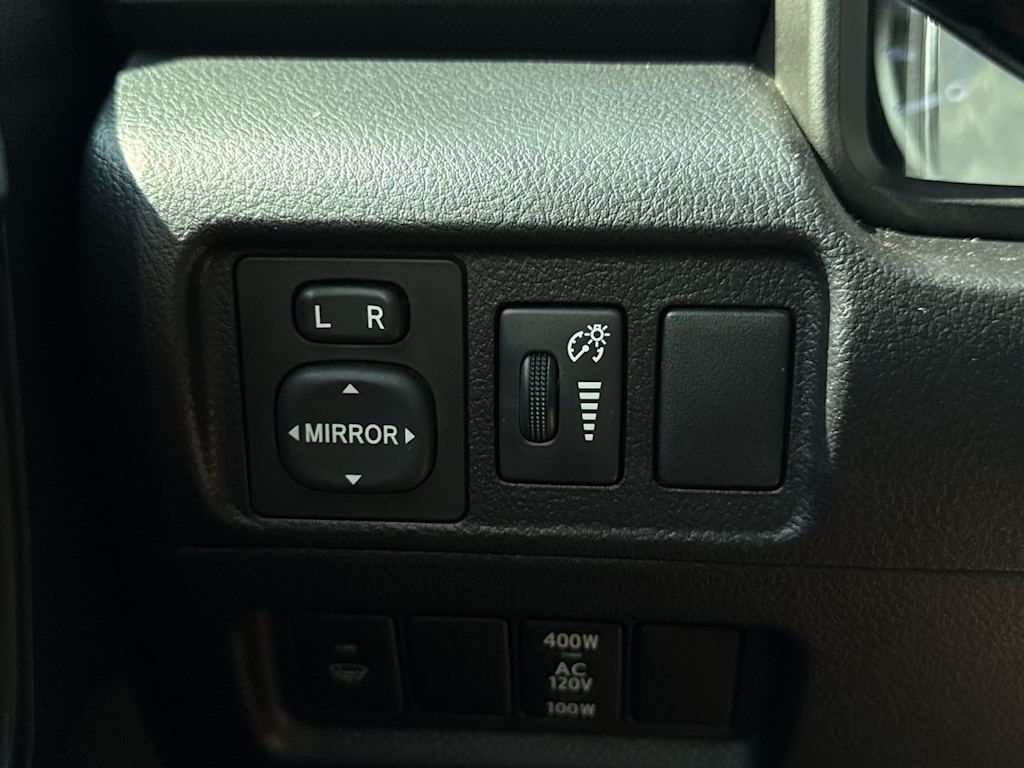 Thumbnail: 2018 Toyota 4Runner - 24