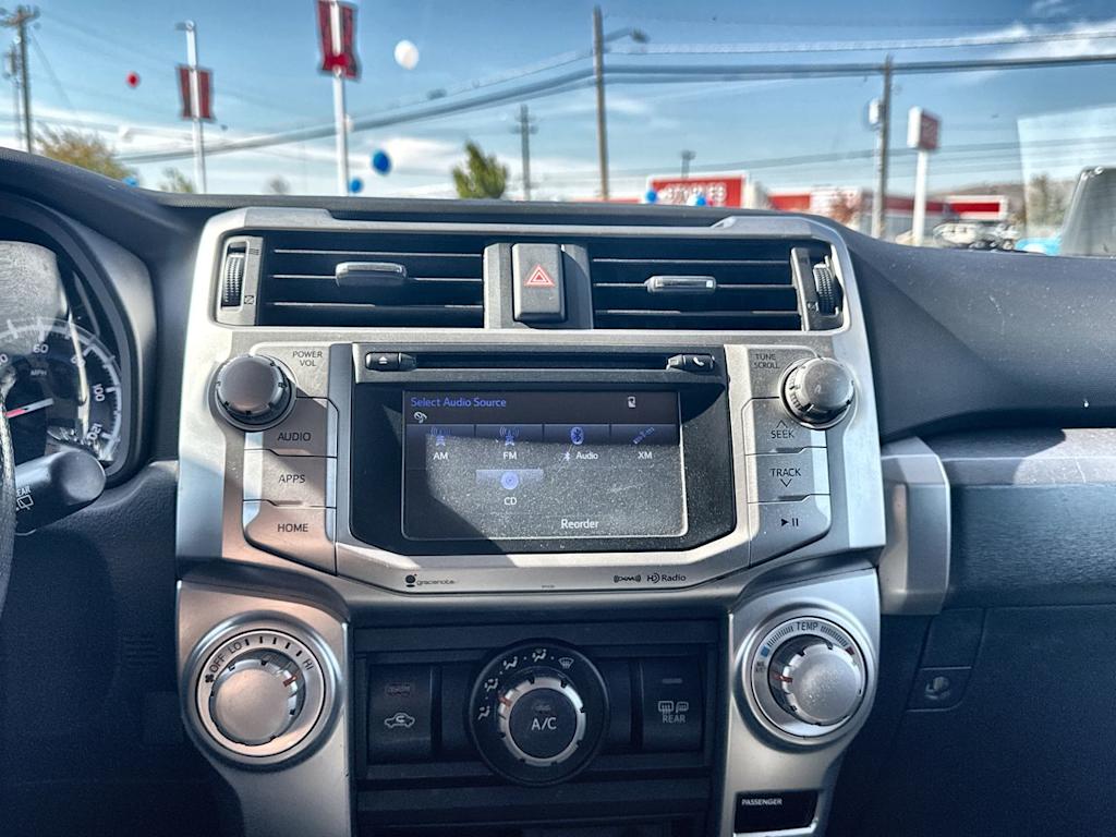 Thumbnail: 2016 Toyota 4Runner - 13