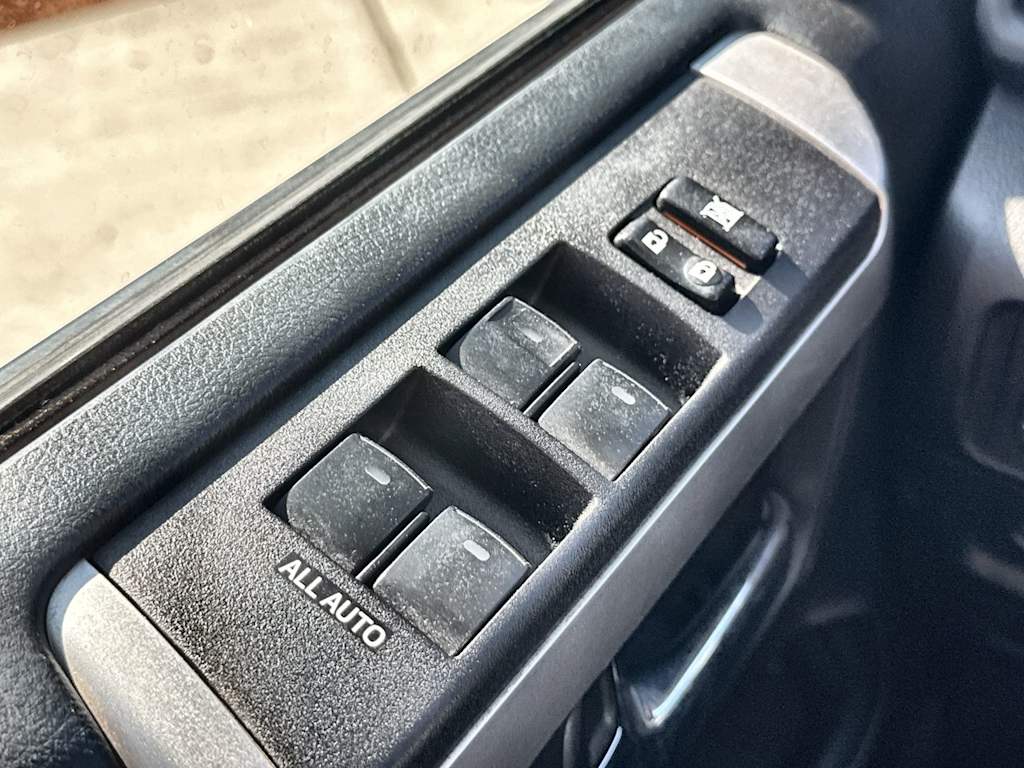 Thumbnail: 2016 Toyota 4Runner - 24