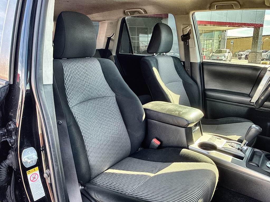 Thumbnail: 2016 Toyota 4Runner - 11