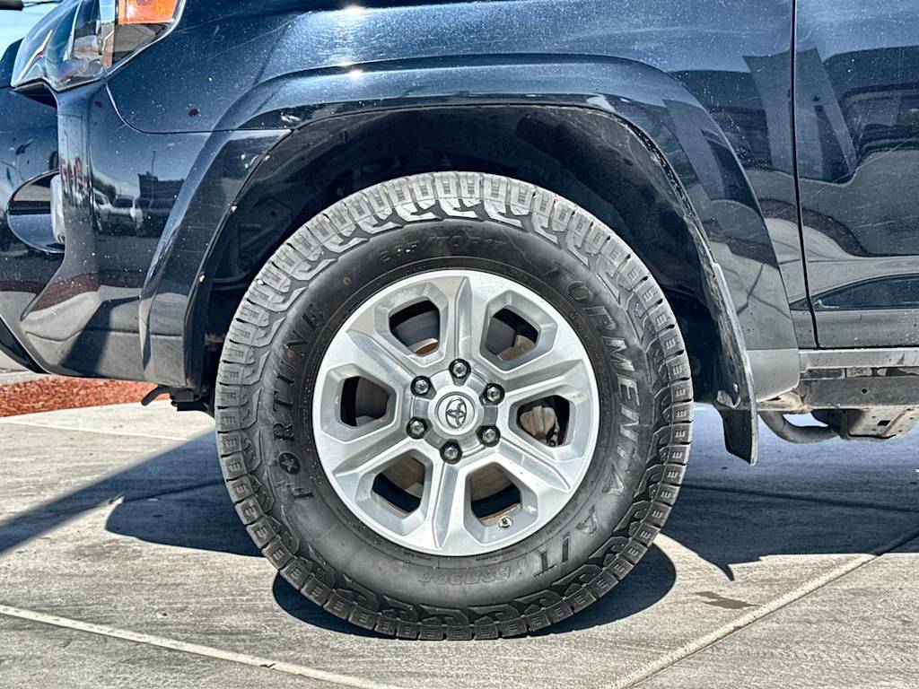 Thumbnail: 2016 Toyota 4Runner - 7