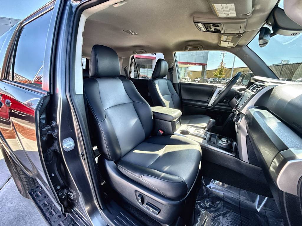 Thumbnail: 2020 Toyota 4Runner - 11