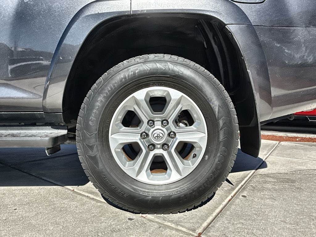 Thumbnail: 2020 Toyota 4Runner - 7