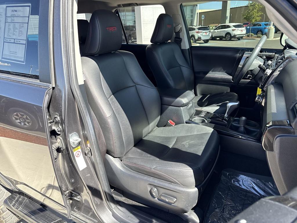 Thumbnail: 2019 Toyota 4Runner - 12