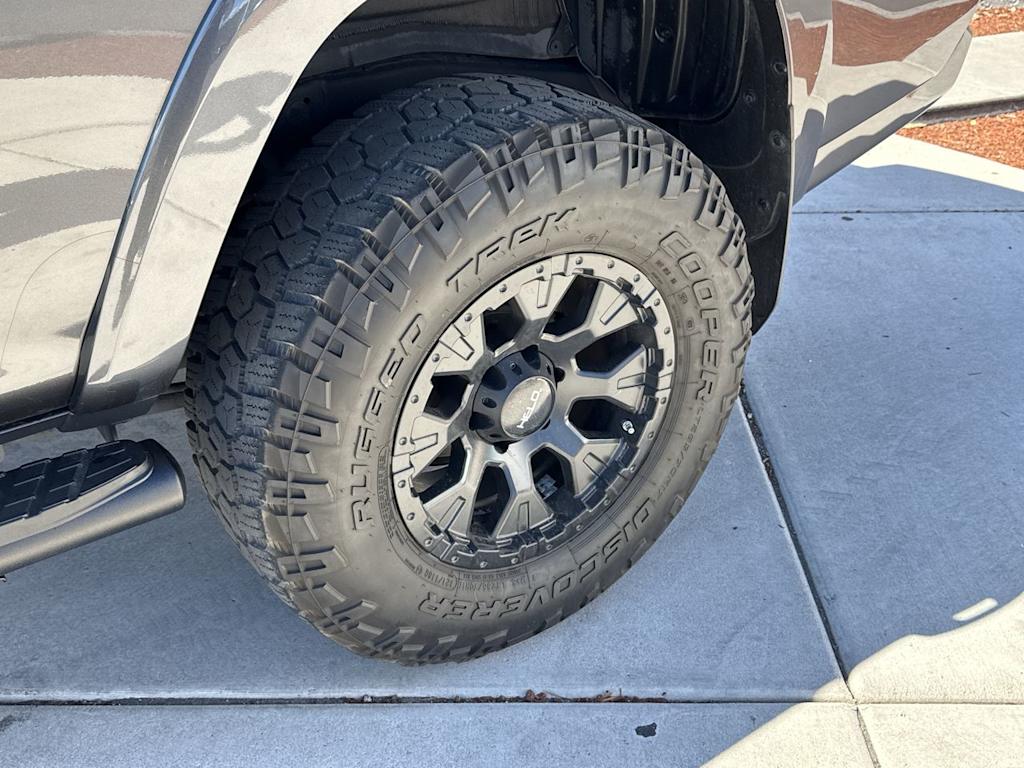 Thumbnail: 2019 Toyota 4Runner - 8