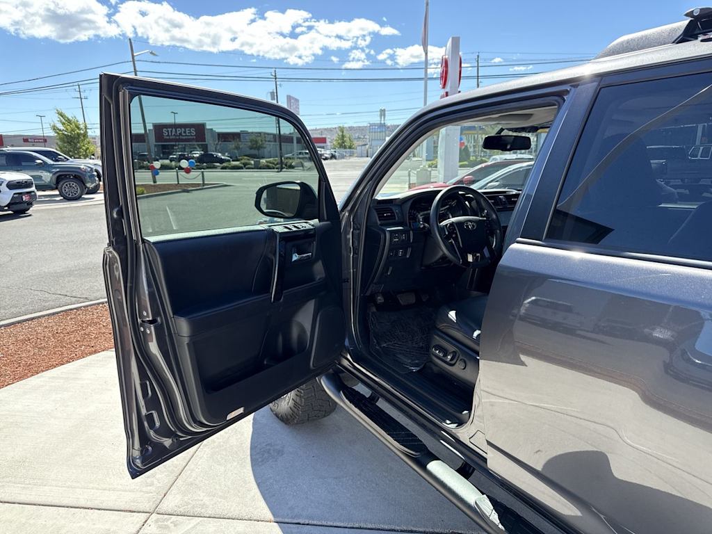 Thumbnail: 2019 Toyota 4Runner - 2