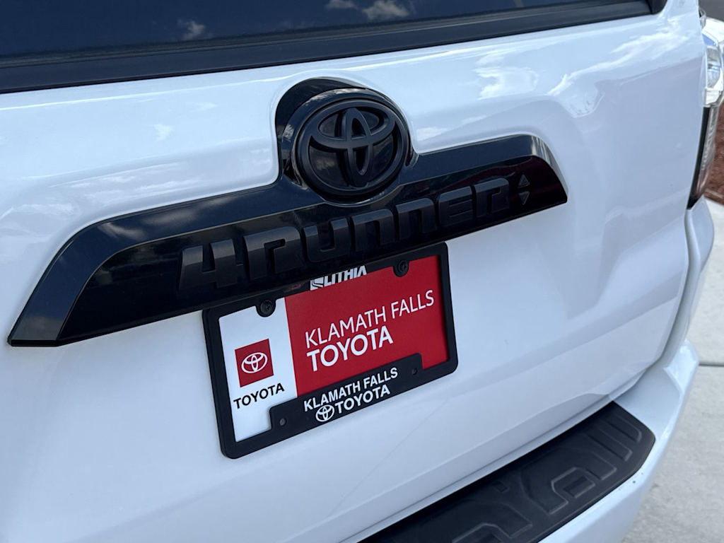 Thumbnail: 2020 Toyota 4Runner - 7