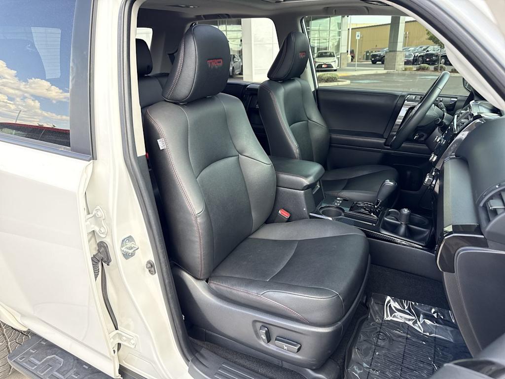 Thumbnail: 2020 Toyota 4Runner - 12
