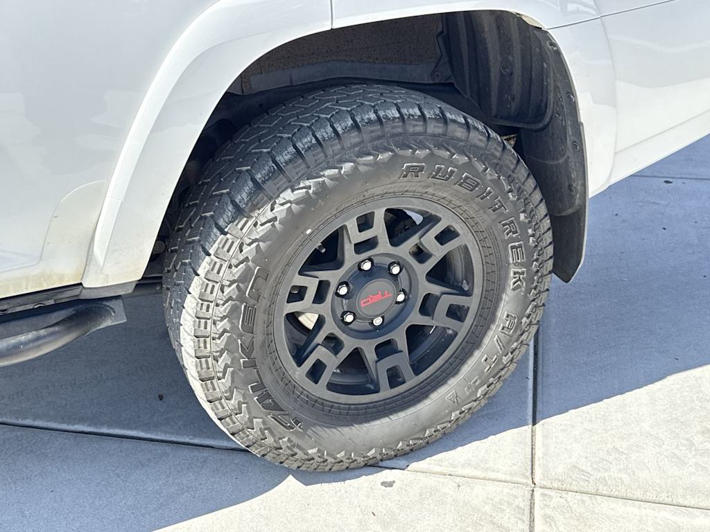Thumbnail: 2019 Toyota 4Runner - 7