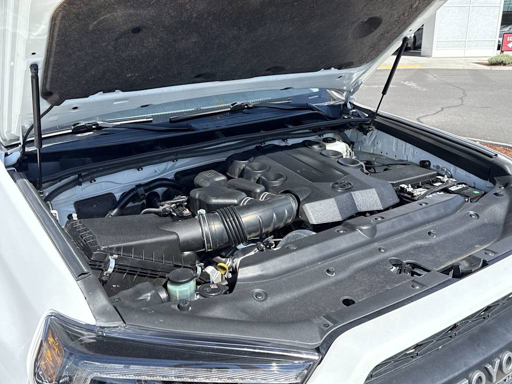 Thumbnail: 2019 Toyota 4Runner - 18