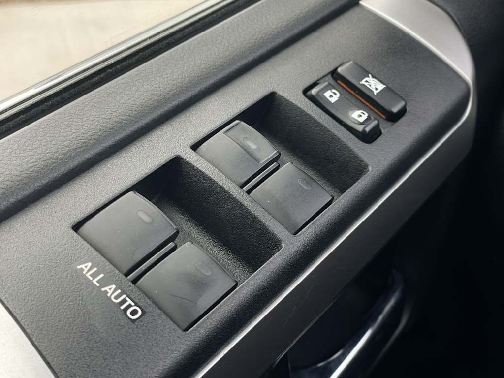 2017 Toyota 4Runner Limited 24