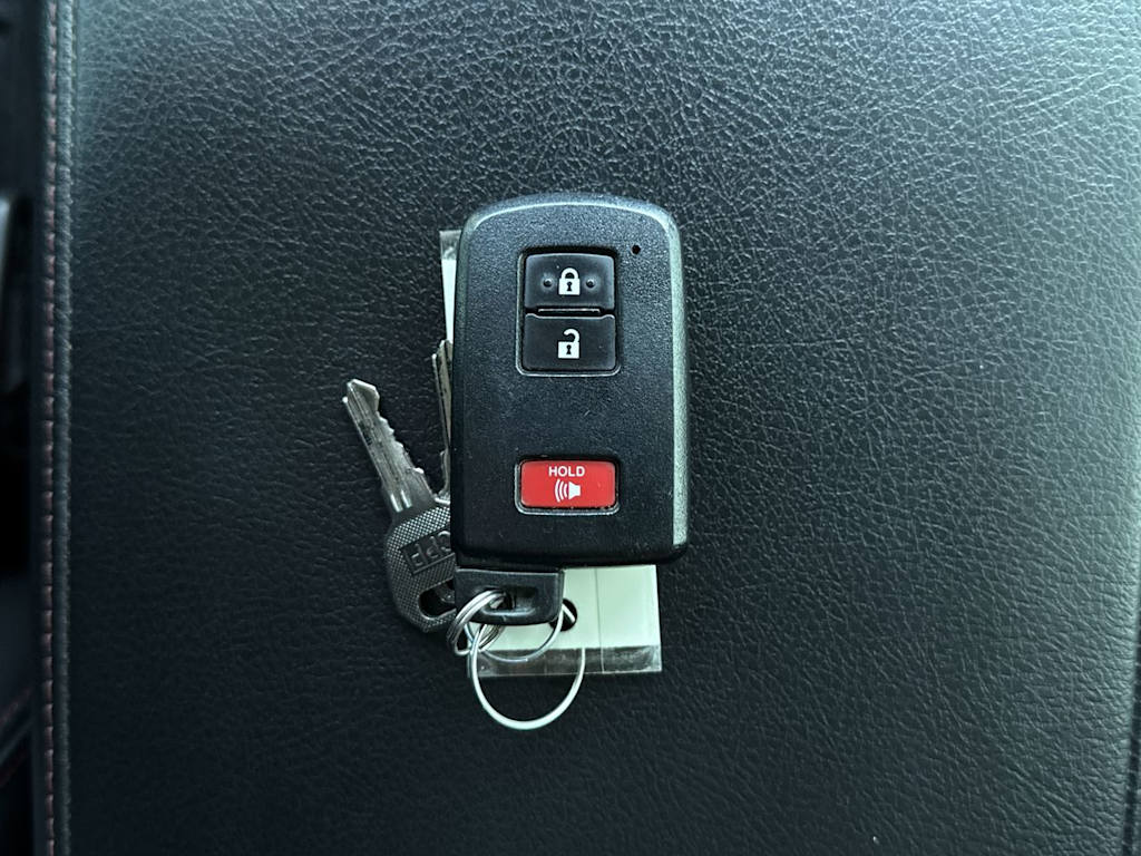 Thumbnail: 2021 Toyota 4Runner - 18