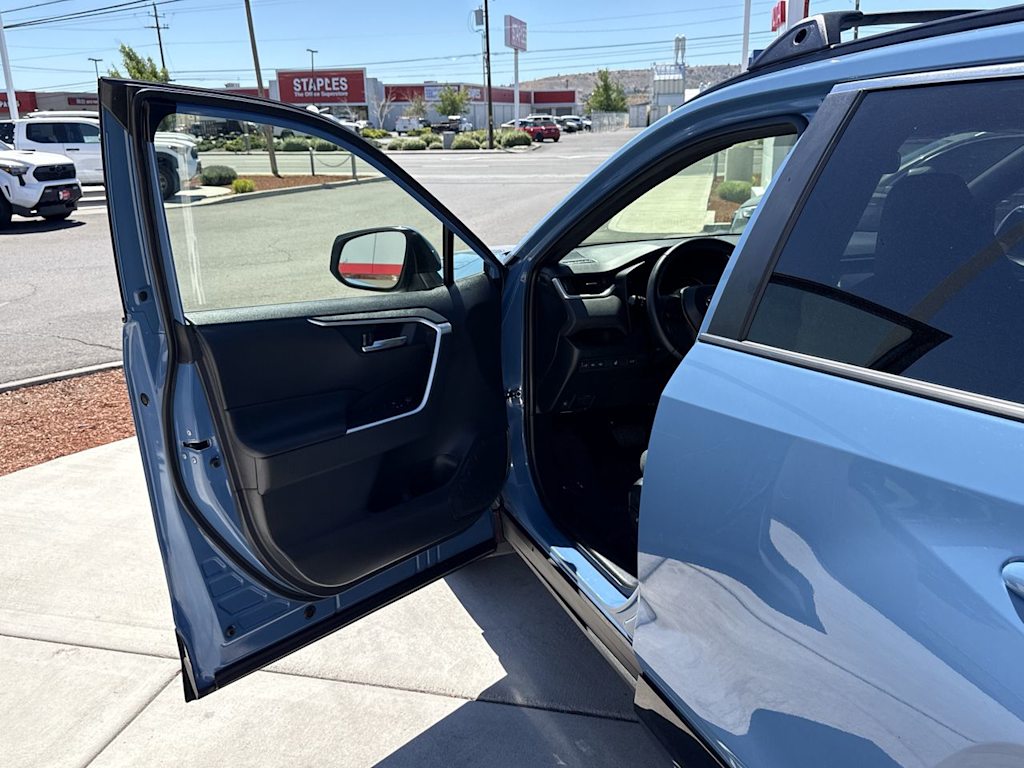 Thumbnail: 2023 Toyota RAV4 - 20