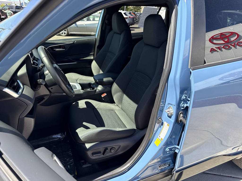 Thumbnail: 2023 Toyota RAV4 - 11