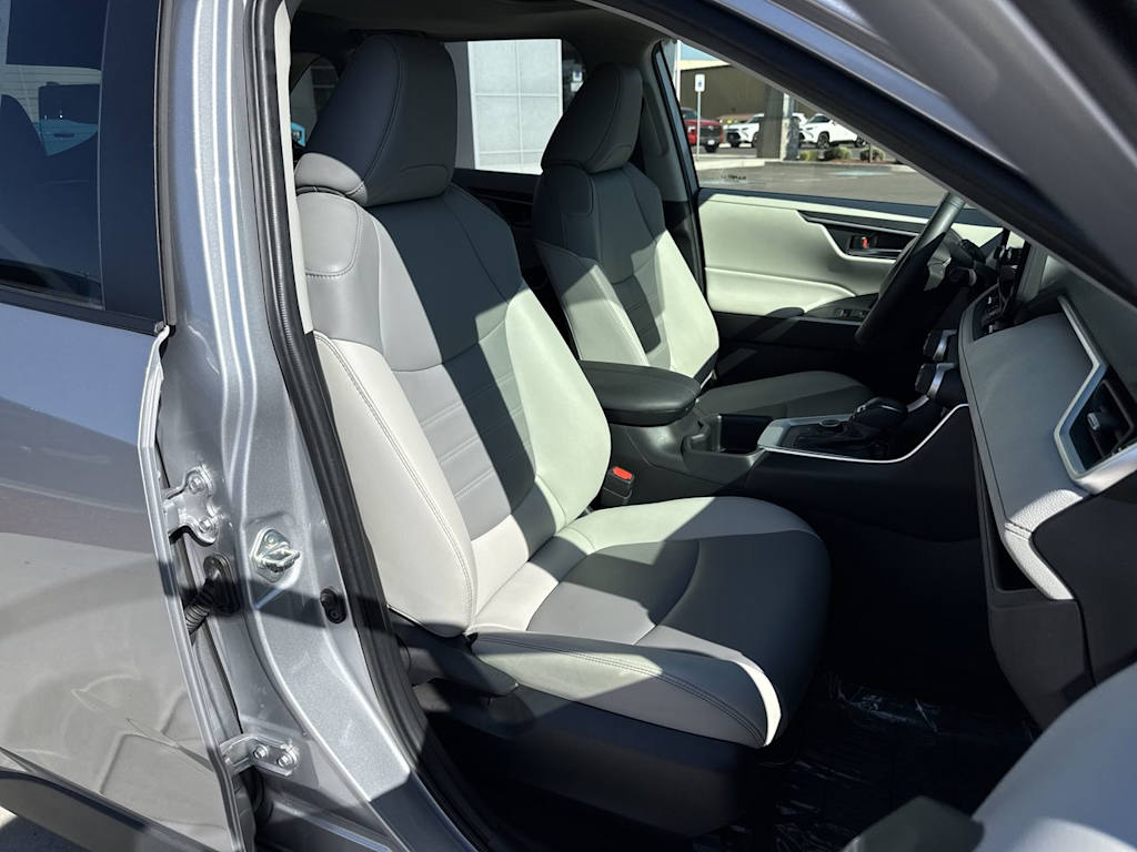 Thumbnail: 2025 Toyota RAV4 - 12