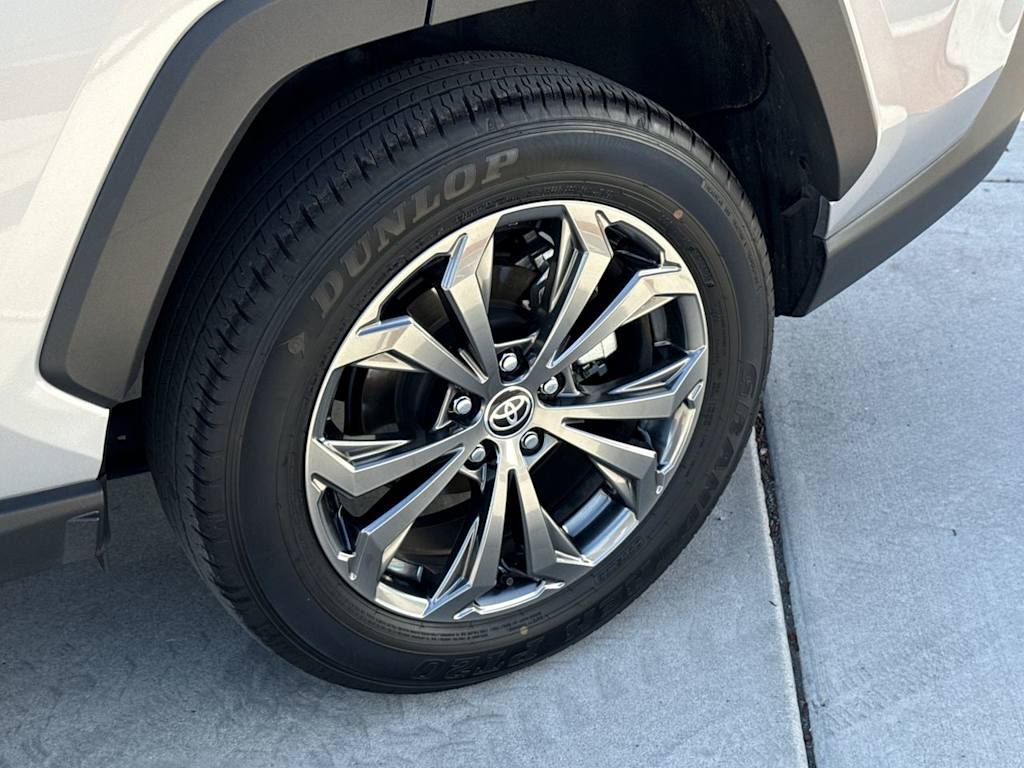 Thumbnail: 2025 Toyota RAV4 - 8