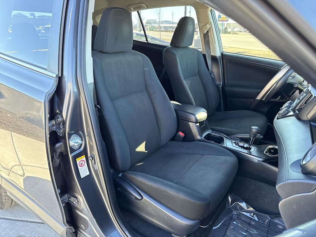 Thumbnail: 2018 Toyota RAV4 - 11