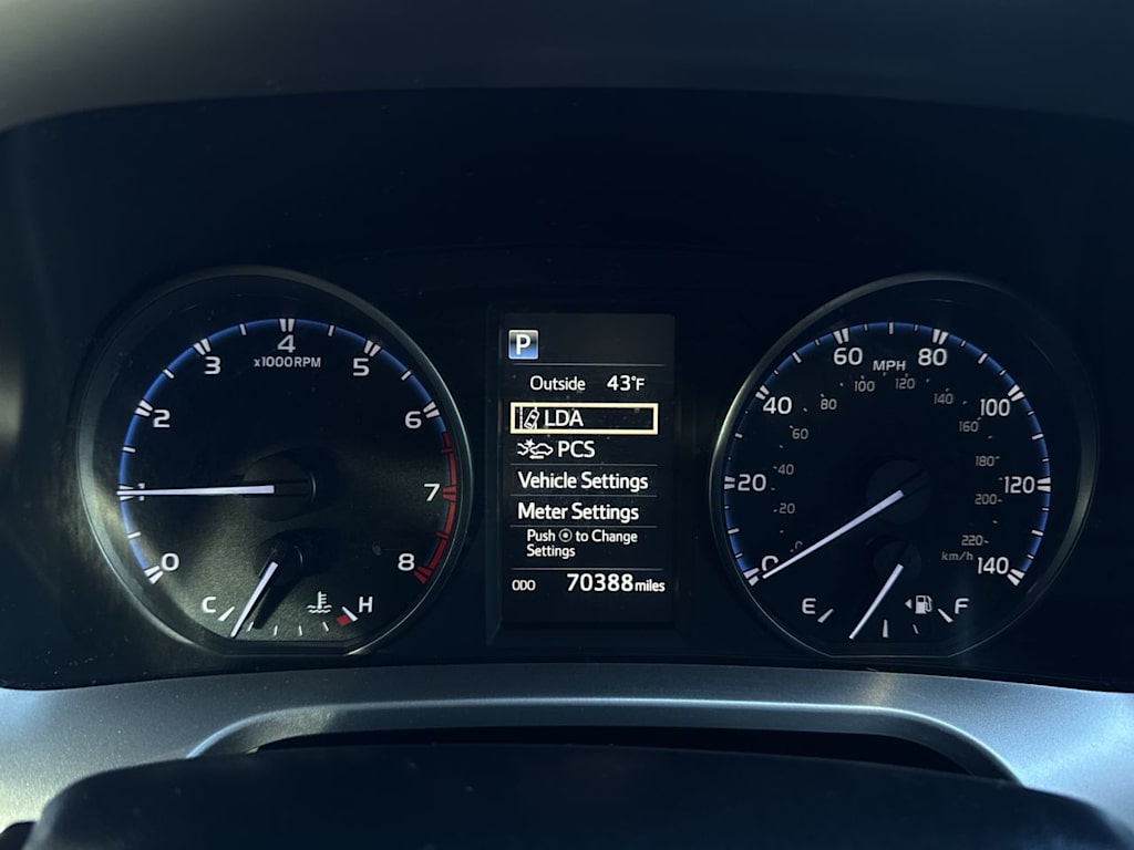 Thumbnail: 2018 Toyota RAV4 - 15