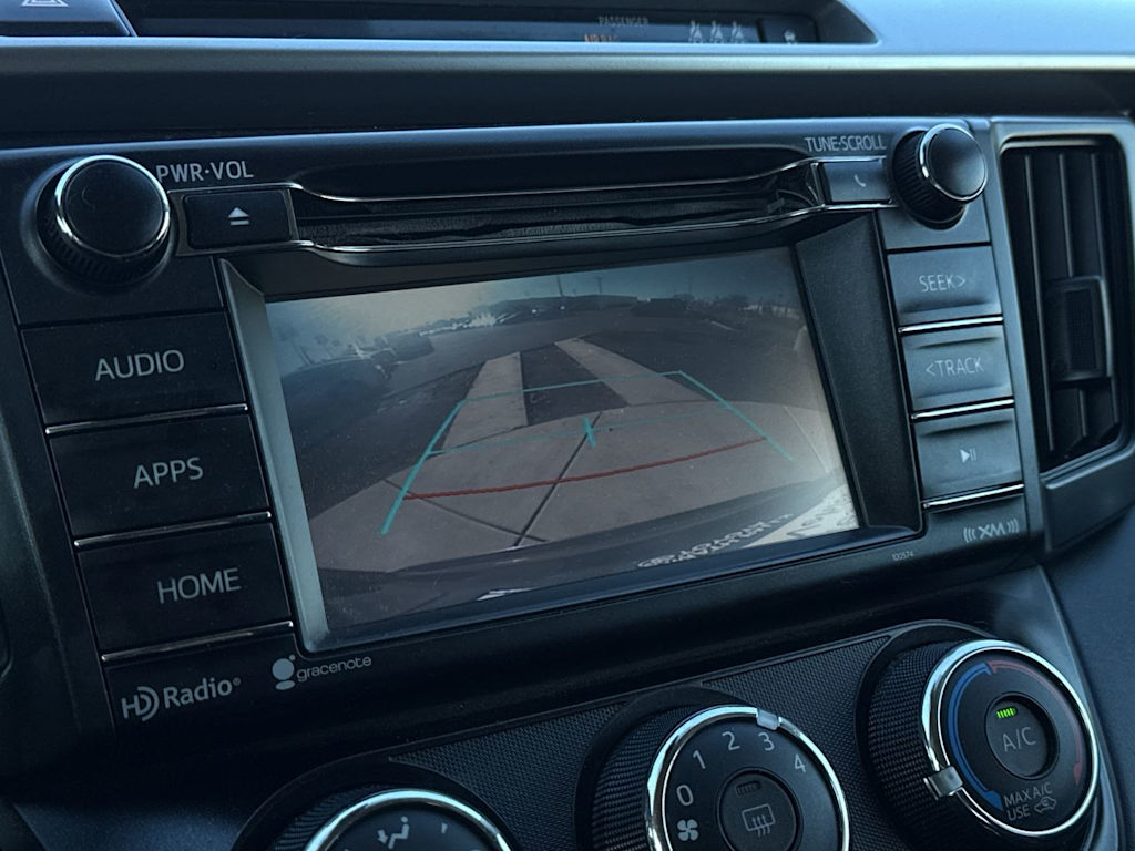 Thumbnail: 2018 Toyota RAV4 - 22