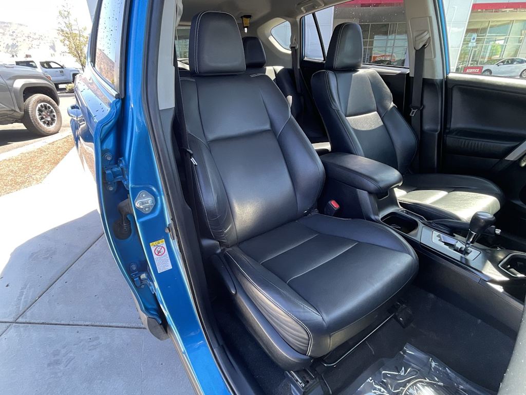 Thumbnail: 2016 Toyota RAV4 - 12