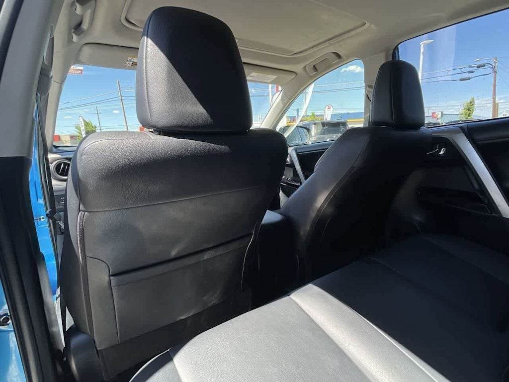 Thumbnail: 2016 Toyota RAV4 - 17