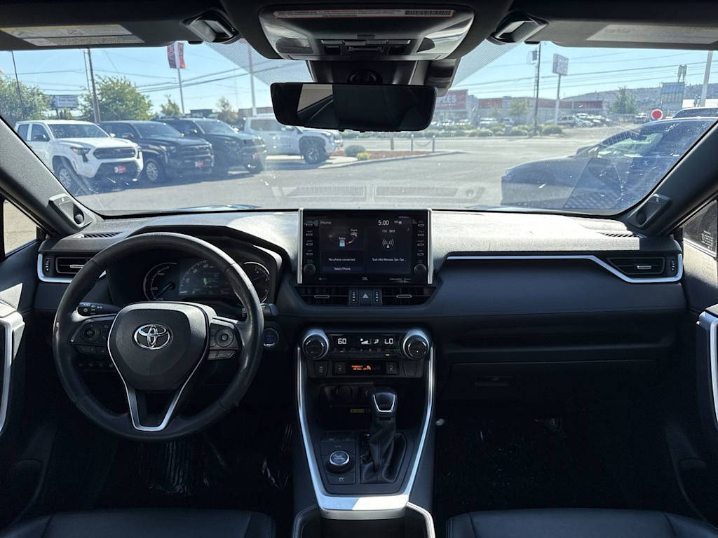 Thumbnail: 2022 Toyota RAV4 - 10