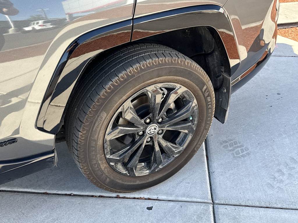 Thumbnail: 2022 Toyota RAV4 - 8