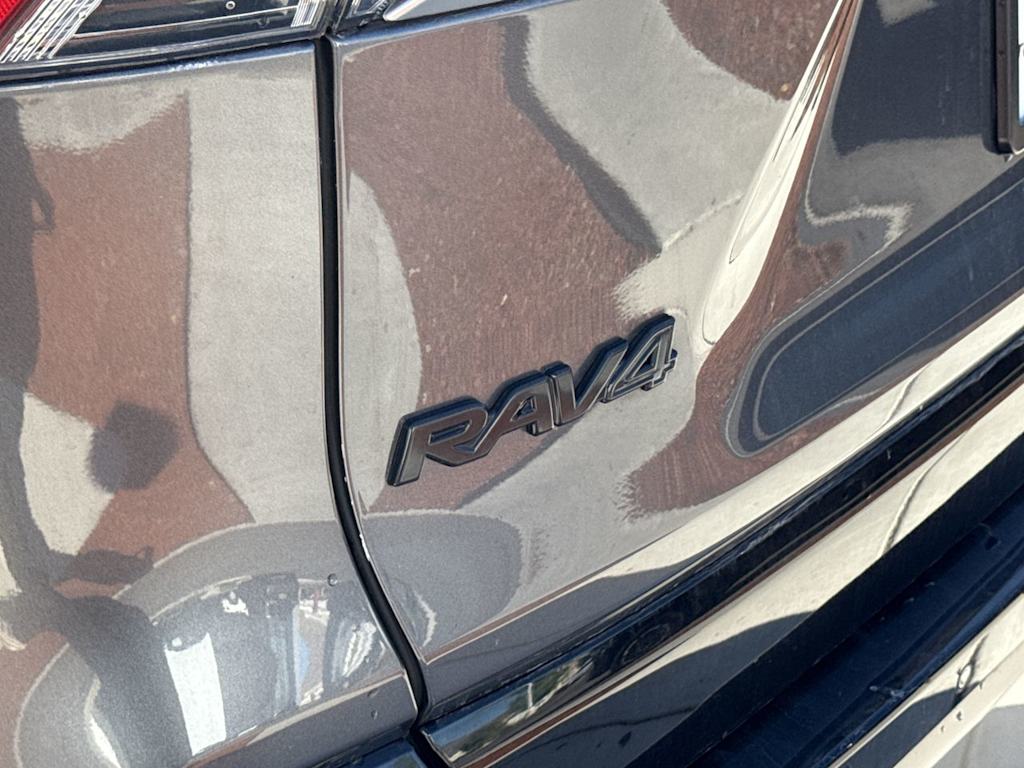 Thumbnail: 2022 Toyota RAV4 - 7