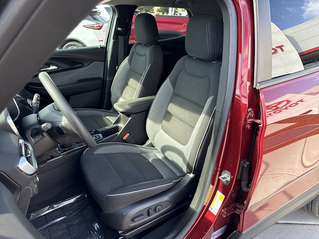Thumbnail: 2023 Chevrolet TrailBlazer - 10