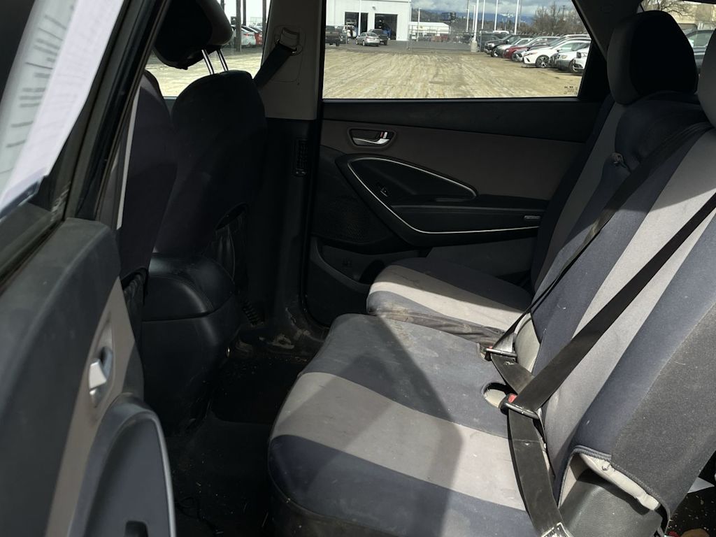 2017 Hyundai Santa Fe SE 8