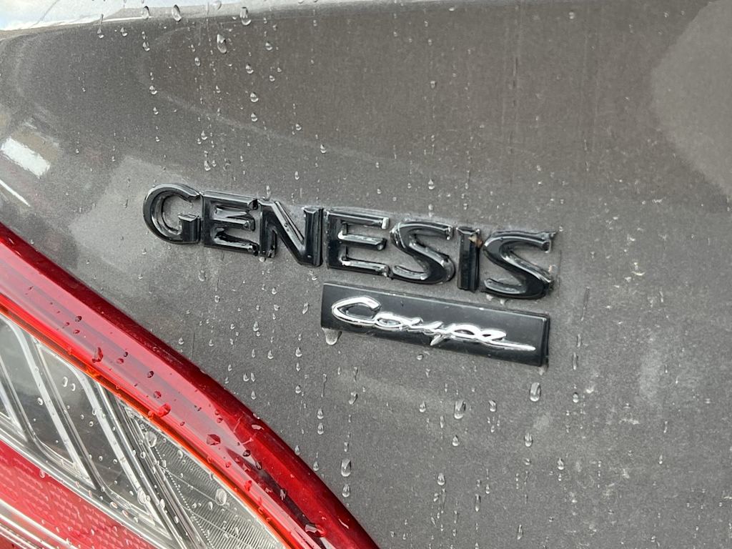 2013 Hyundai Genesis Base 7