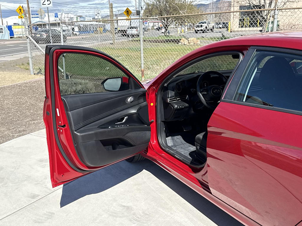 Thumbnail: 2023 Hyundai Elantra - 19