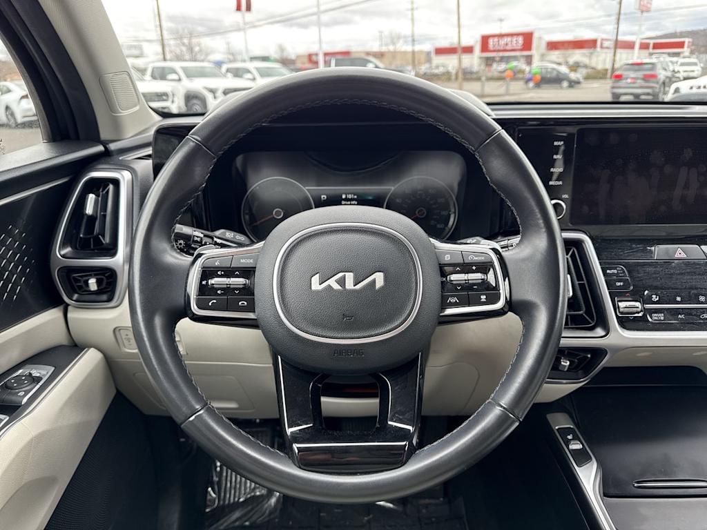Thumbnail: 2023 Kia Sorento - 9