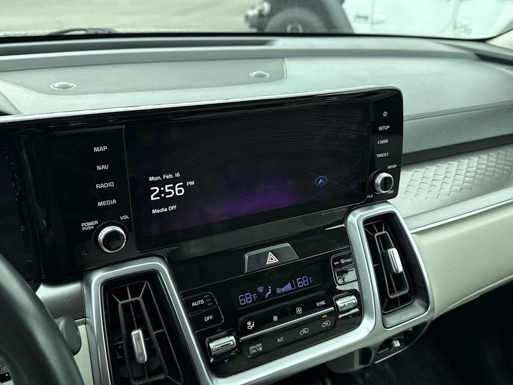 Thumbnail: 2023 Kia Sorento - 13